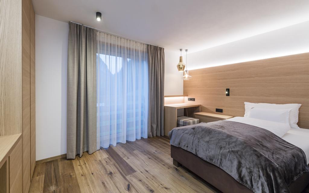 Single Room,462302211:JPEG